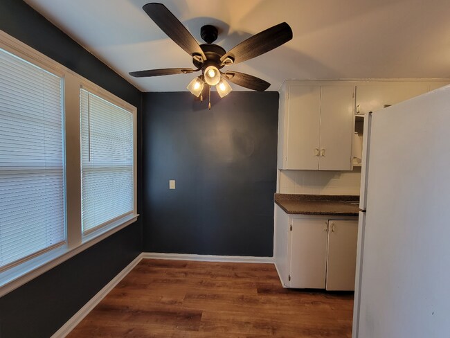 Building Photo - 1 bedroom, 1 Bathroom