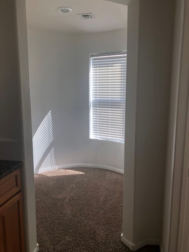 Building Photo - Expansive 3 Bedroom Treat with 2+ Bonus Ro...