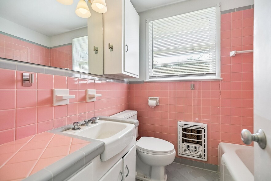 Building Photo - 1322 Knollwood Dr