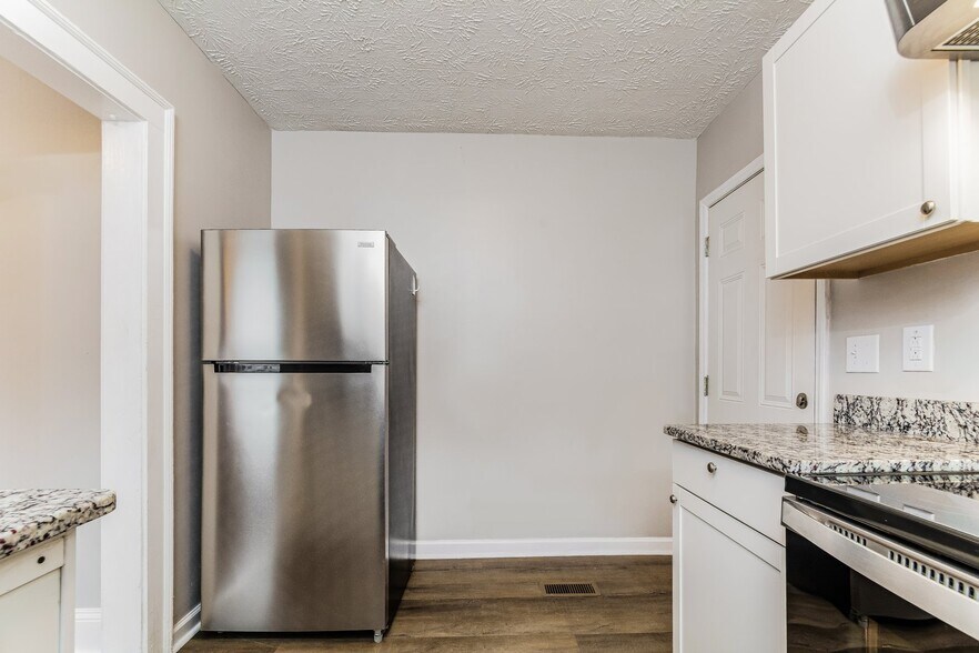 Building Photo - 107 Kensington Cir