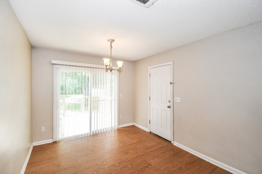 Building Photo - 8442 Finwood Ave