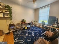 Building Photo - 322 S 11th St