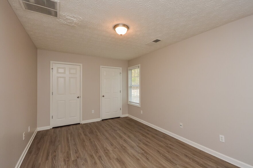 Building Photo - 95 Cliff View Dr