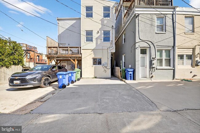 Building Photo - 7 E Fort Ave