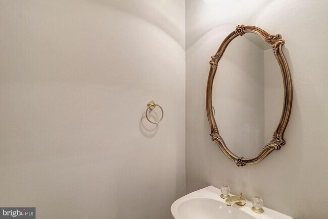 Building Photo - 2106 Patty Ln