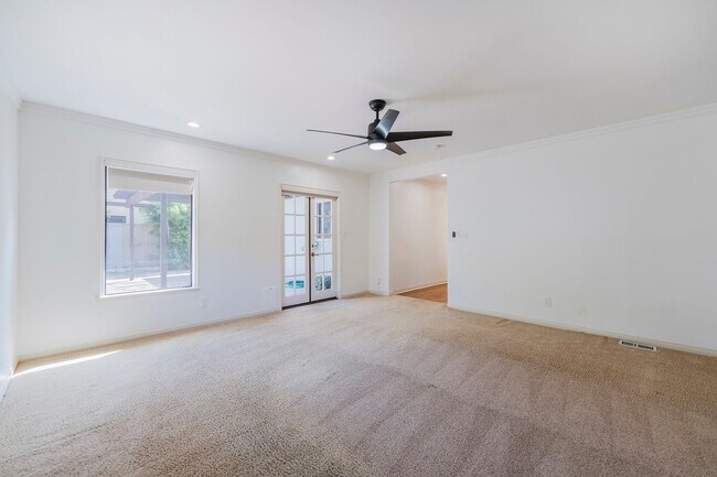 Building Photo - 620 S Gertruda Ave