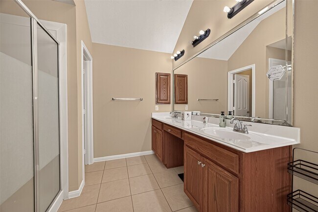 Building Photo - 6518 Palo Duro Dr