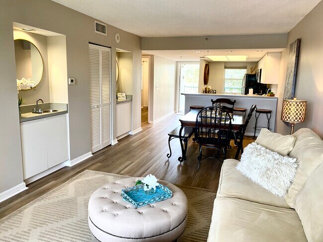 Building Photo - 2320 Terra Ceia Bay Blvd