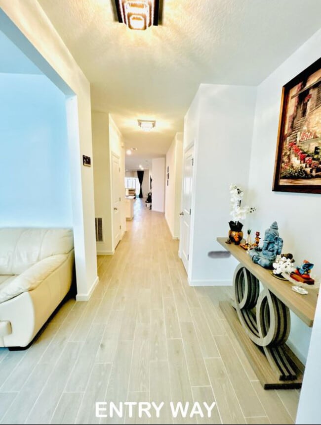 Building Photo - 35 White Rabbit Run