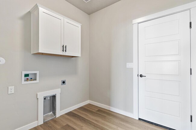 Building Photo - 8480 E Drover Loop