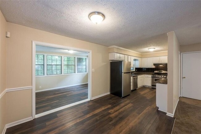 Building Photo - 3038 Courtney Dr