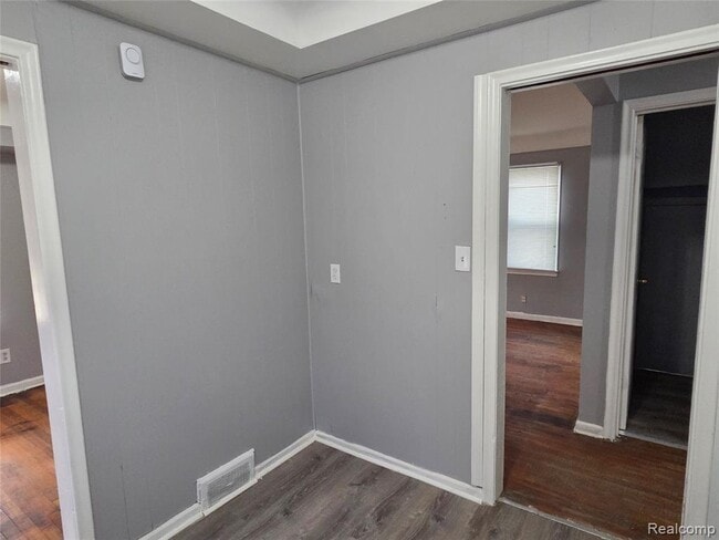 Building Photo - 12217 Plainview Ave