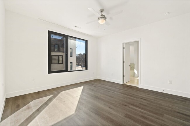 Building Photo - Ultra Modern Durham Townhome Available Now