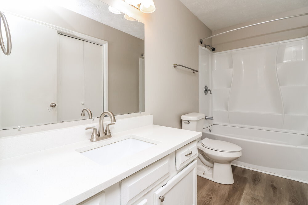 Building Photo - 700 Gregory Manor Dr SW