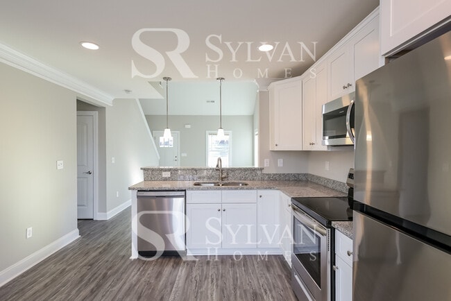 Building Photo - Enjoy living the good life in this 3 bedroom, 2.5 bathroom home