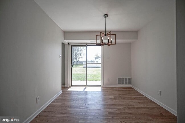 Building Photo - 20 Deborah Ln