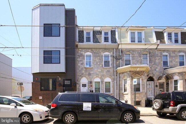 Building Photo - 624 N 35th St