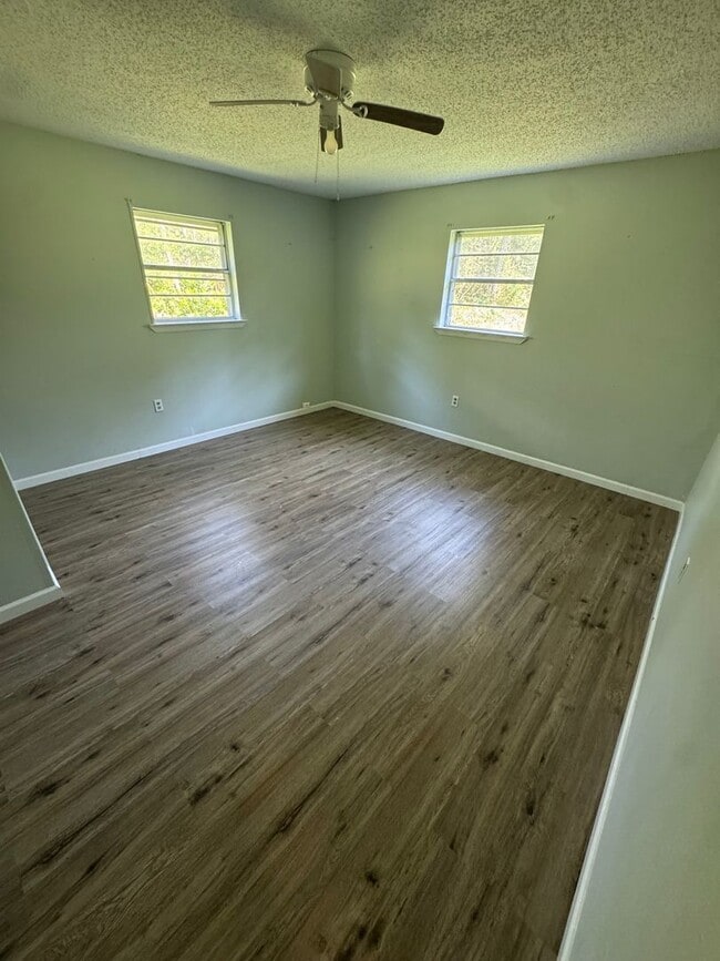 Building Photo - Navarre Home for rent!