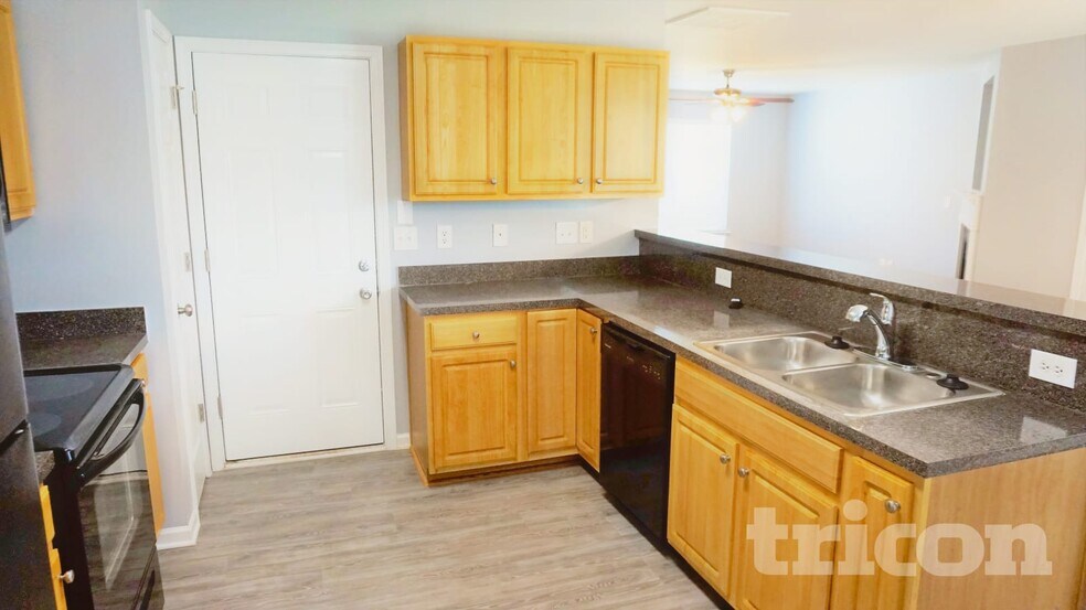 Building Photo - 15714 Southern Garden Ln
