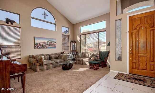 Building Photo - 2021 E Desert Inn Dr