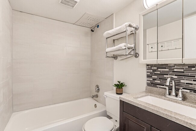 Building Photo - 9250 E Girard Ave