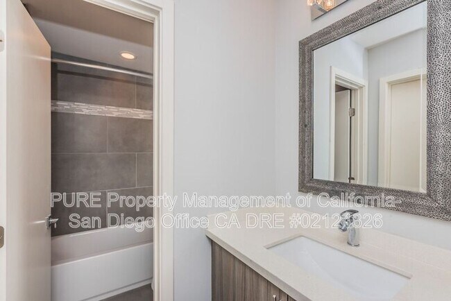 Building Photo - 3375 Ullman St