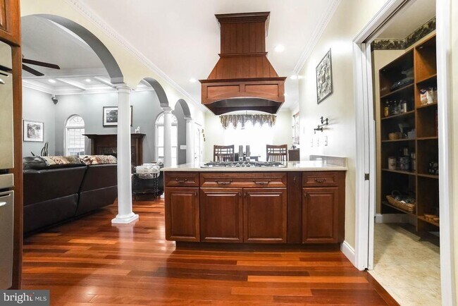 Building Photo - 24900 Fox Run Ln