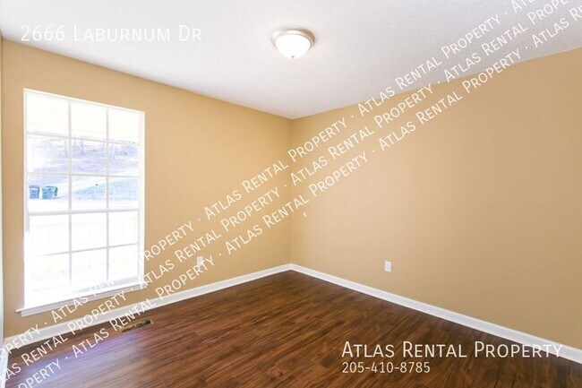 Building Photo - 2666 Laburnum Dr