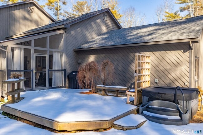 Building Photo - 9 Belshyre Ct