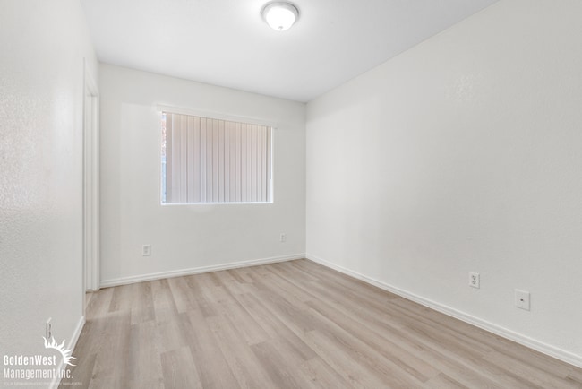 Building Photo - Remodeled 4Bdm 2Ba Downtown Duplex in Phoenix