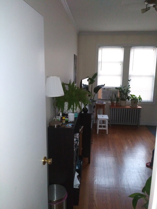 bedroom - 1738 Dekalb Ave