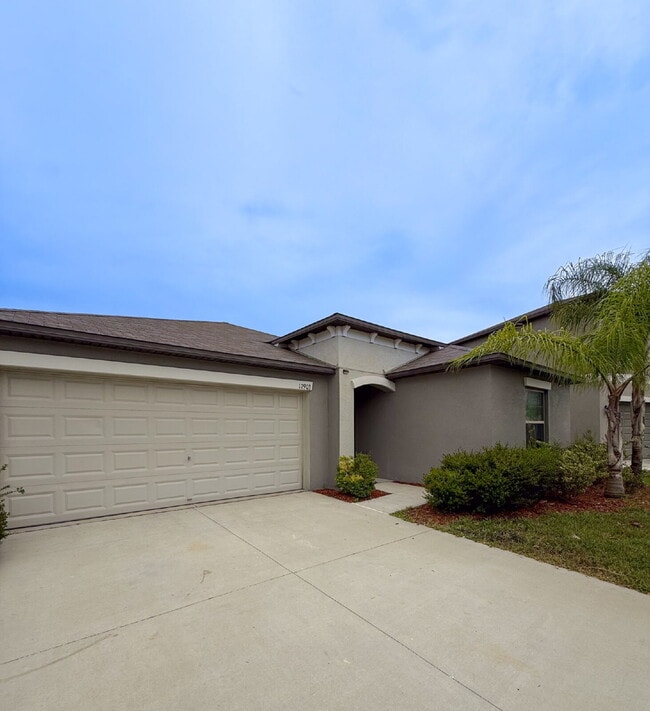Building Photo - LIKE NEW 4-Bedroom, 2 Bath home in Triple ...