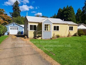 Building Photo - 2435 SE Crystal Lake Dr