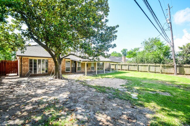 Building Photo - 7222 Pella Dr