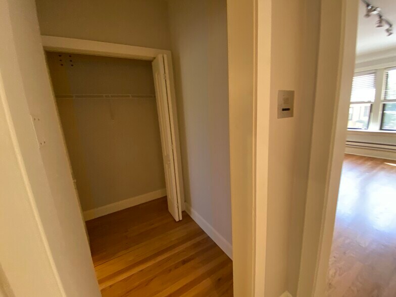 Building Photo - 2331 N Rockwell St