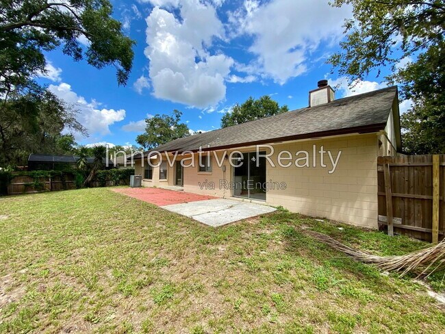 Building Photo - 6400 Lake Horseshoe Dr