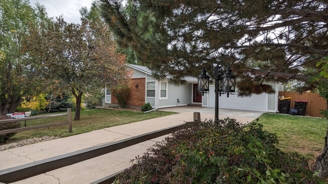 Building Photo - 5473 Alteza Dr