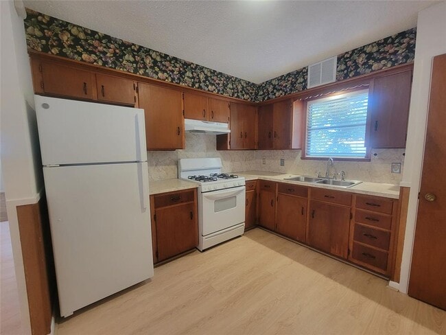 Building Photo - 5804 Nassau Dr