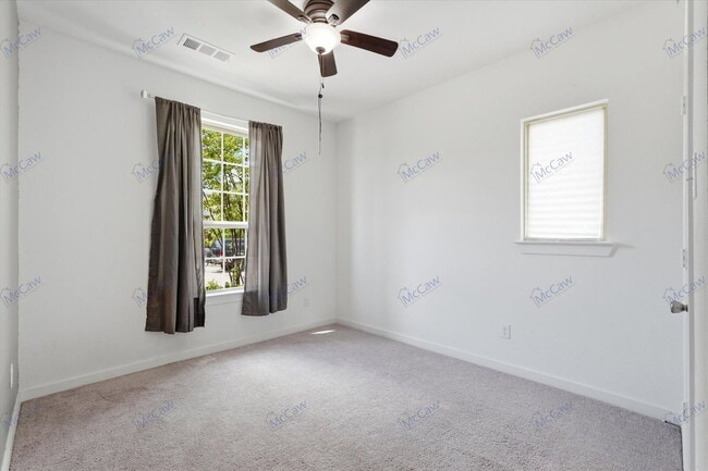 Building Photo - 3960 Chesapeake Ln