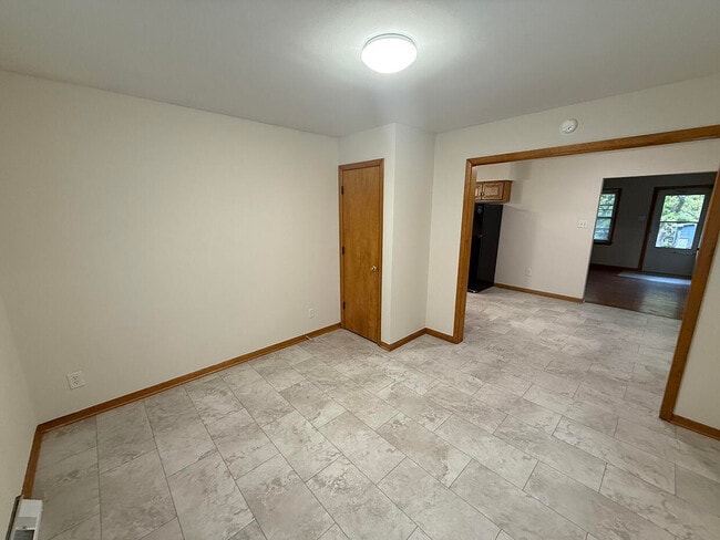 Building Photo - 2102 Woodlea Dr