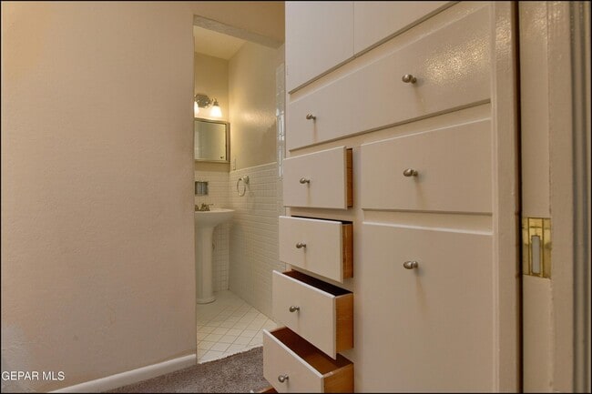 Building Photo - 424 Stonebluff Rd