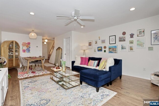 Building Photo - 2051 Charles