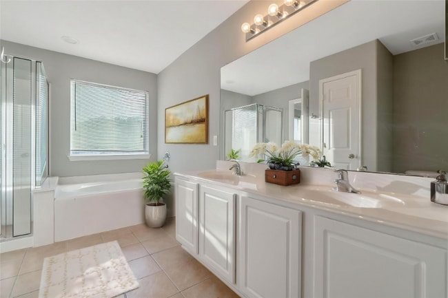 Building Photo - 17139 Oakwood Chase Dr