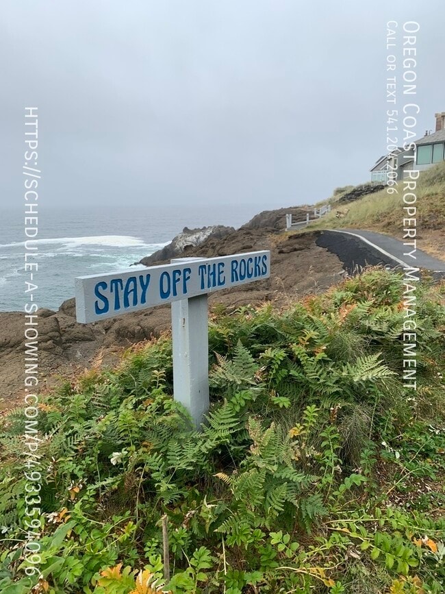 Building Photo - 1115 Walking Wood