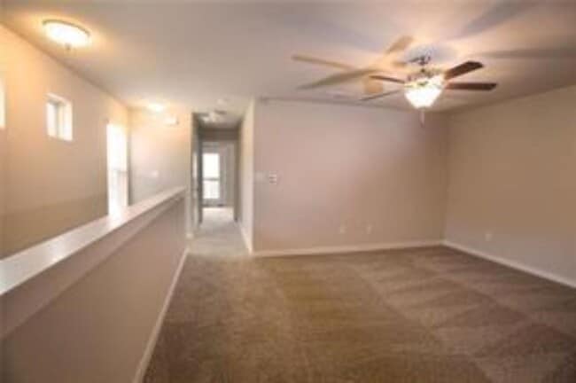 Building Photo - 143 Lakeview Ct