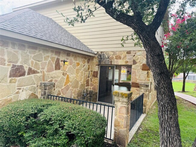 Building Photo - 11400 W Parmer Ln