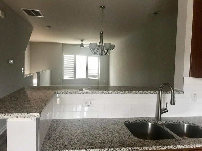 Building Photo - Room in Townhome on Dove Cottage Ln