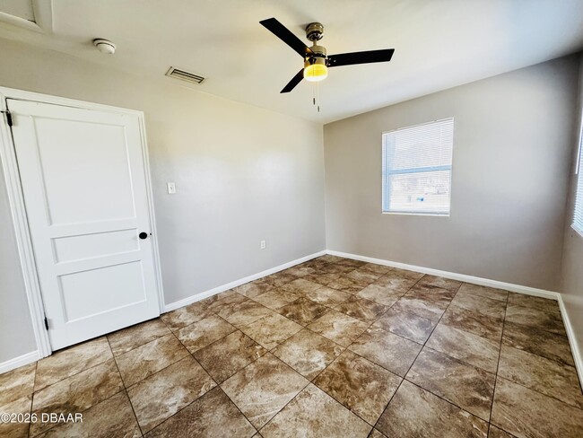 Building Photo - 391 S Halifax Dr