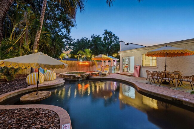 Building Photo - 522 31st St W