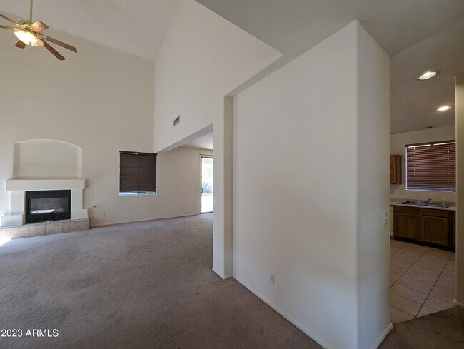 Building Photo - 5794 W Golden Ln